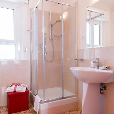 La Locomotiva Otel 2*